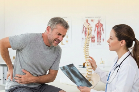 ปวดหลัง ปวดเอว เกิดจากอะไร แบบไหนควรไปพบแพทย์